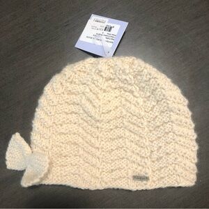 White/ Cream Knit Beanie with Bow